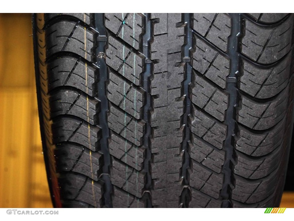 2011 Titan SL Crew Cab - Blizzard White / Charcoal photo #7