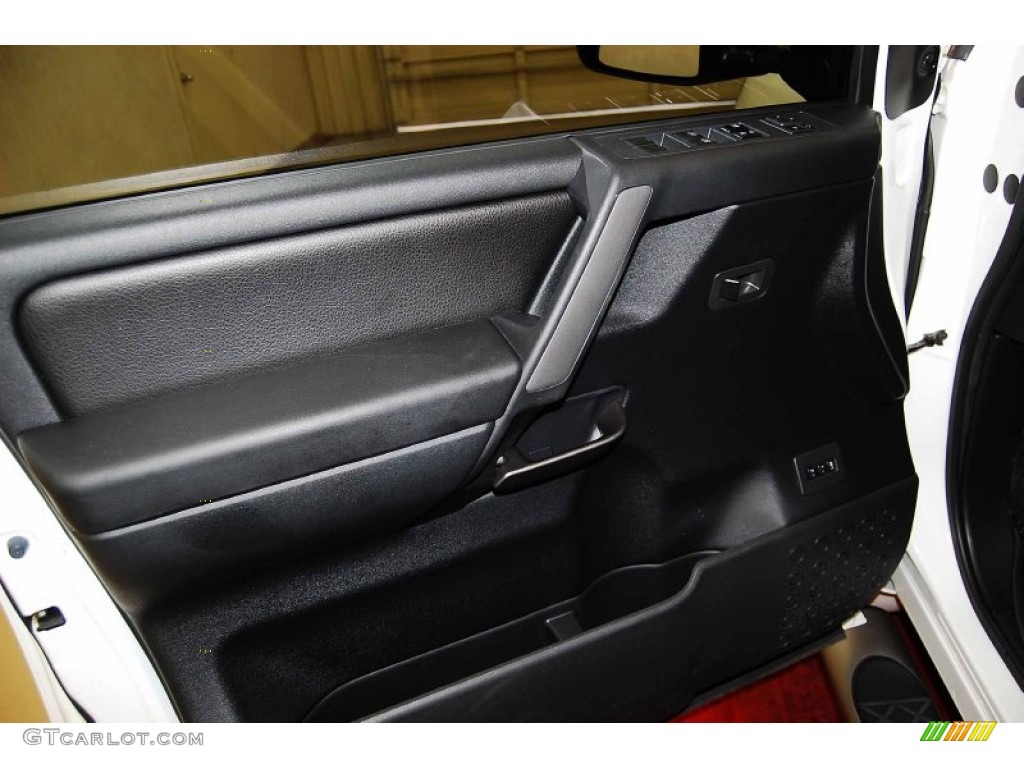 2011 Titan SL Crew Cab - Blizzard White / Charcoal photo #9