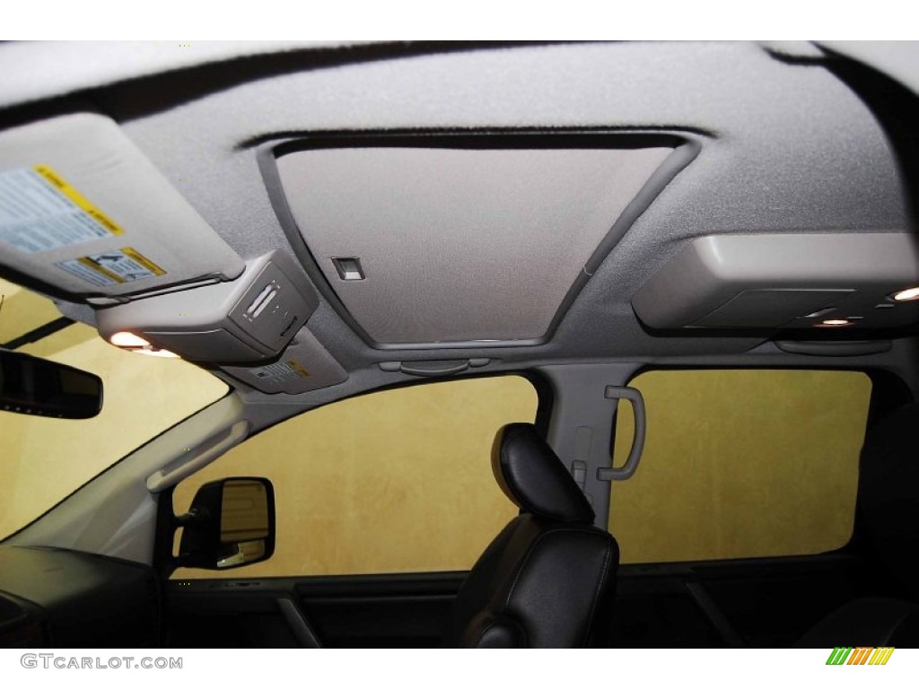 2011 Titan SL Crew Cab - Blizzard White / Charcoal photo #12