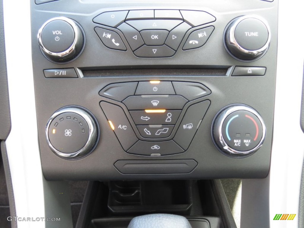 2013 Ford Fusion SE Controls Photo #72352695