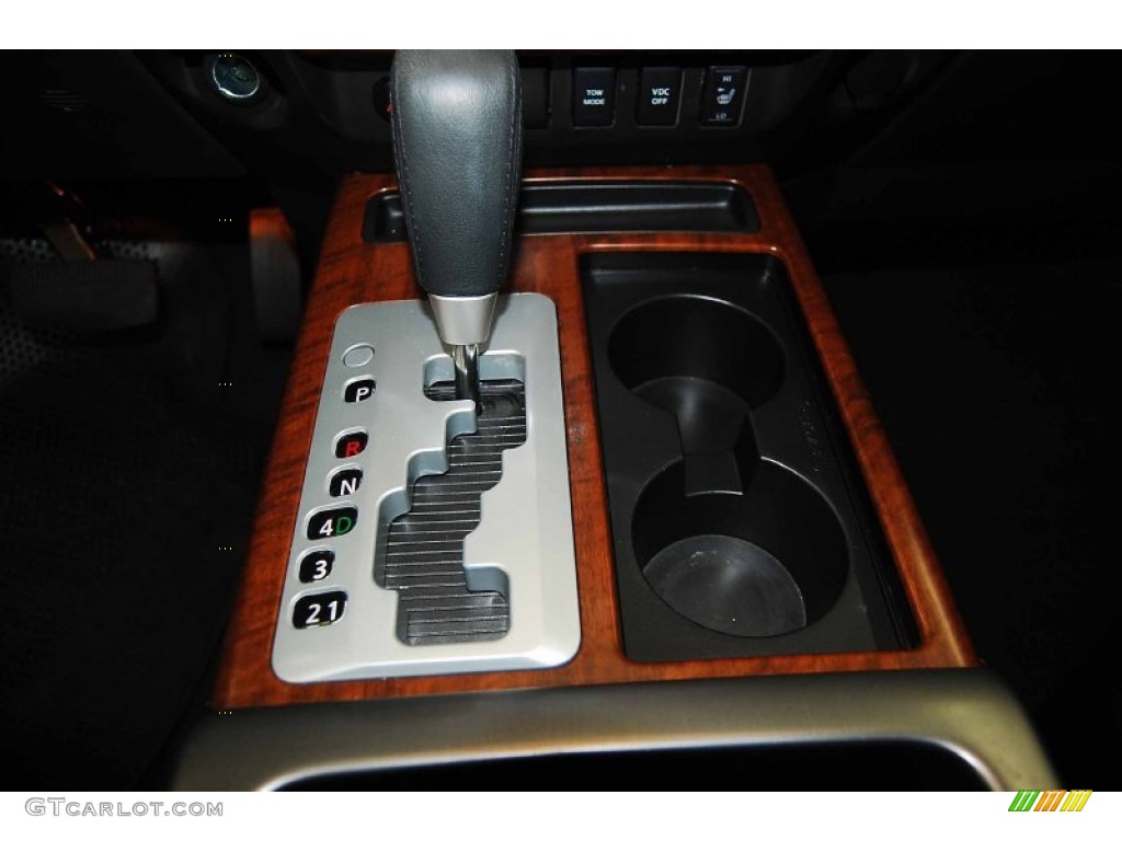 2011 Titan SL Crew Cab - Blizzard White / Charcoal photo #21