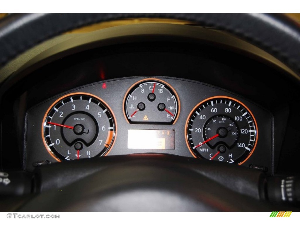 2011 Titan SL Crew Cab - Blizzard White / Charcoal photo #25