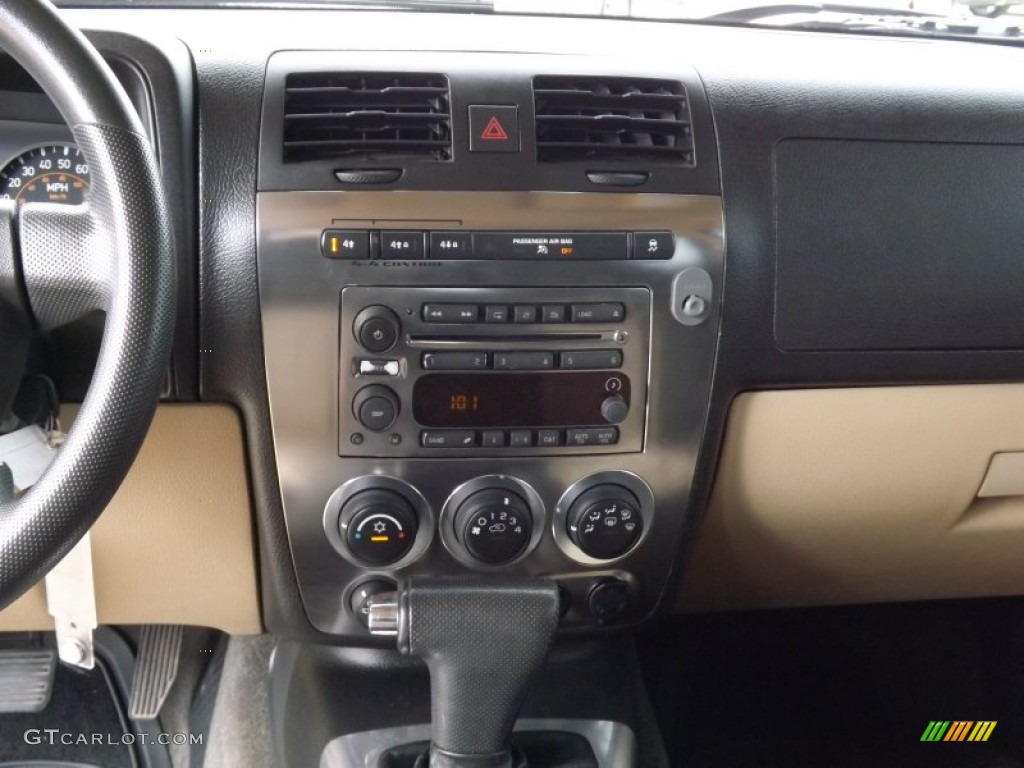 2006 Hummer H3 Standard H3 Model Controls Photo #72355515
