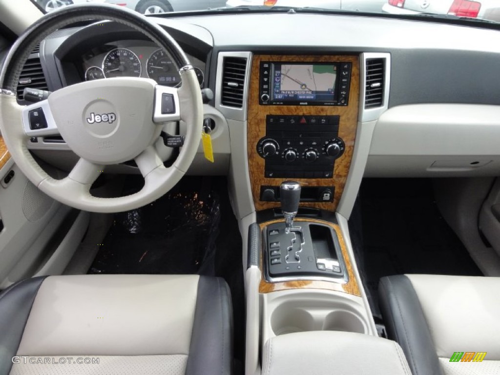 2008 Grand Cherokee Limited 4x4 - Bright Silver Metallic / Dark Khaki/Light Graystone photo #19