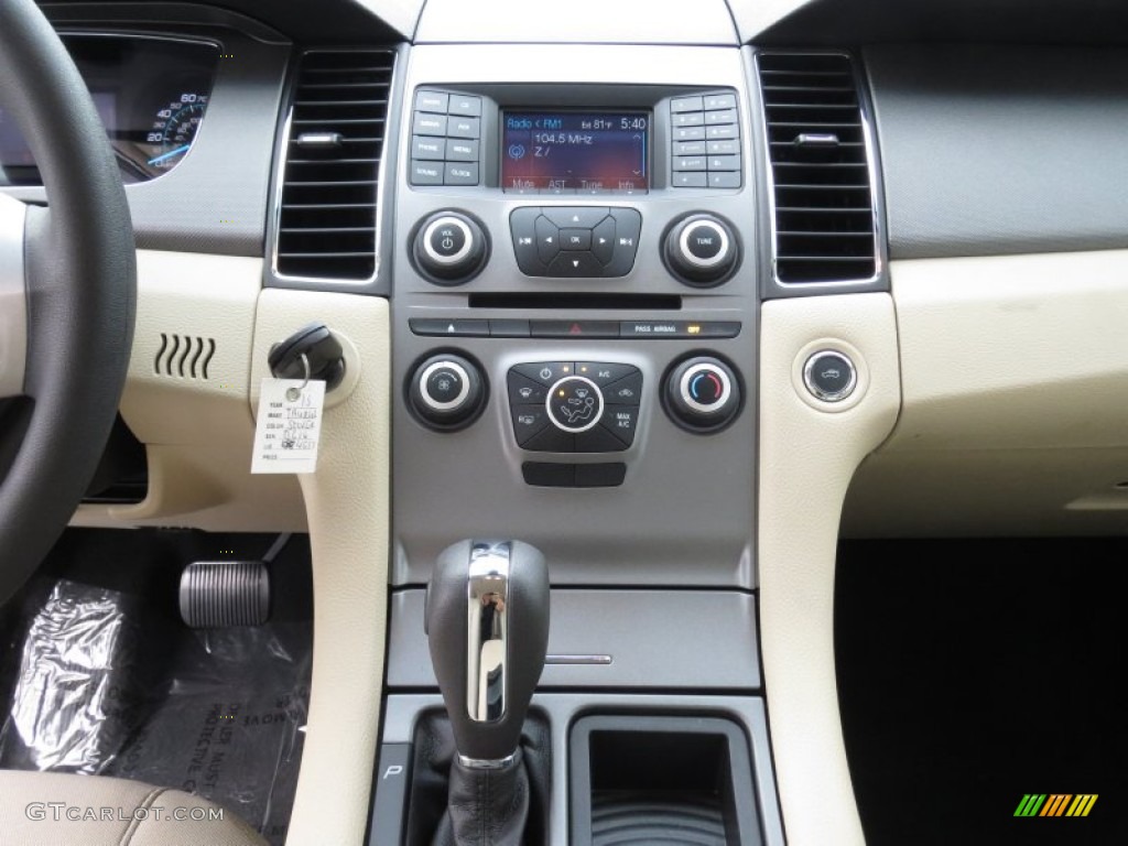 2013 Ford Taurus SE Controls Photo #72356331