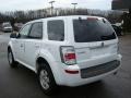 Oxford White - Mariner V6 4WD Photo No. 2