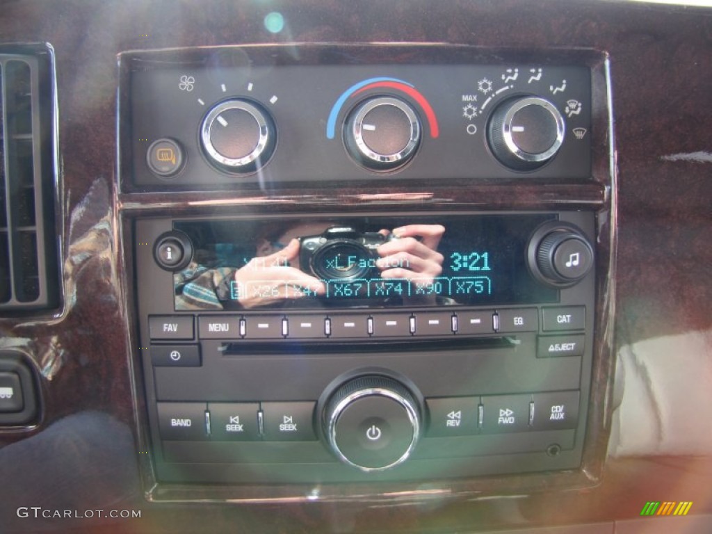2012 Chevrolet Express 1500 AWD Passenger Conversion Van Controls Photo #72361920