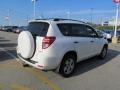 Super White - RAV4 4WD Photo No. 5