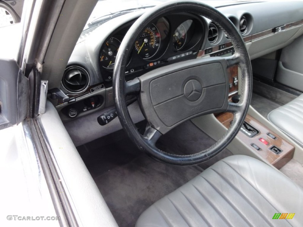 Grey Interior 1988 Mercedes-Benz SL Class 560 SL Roadster Photo #72363621
