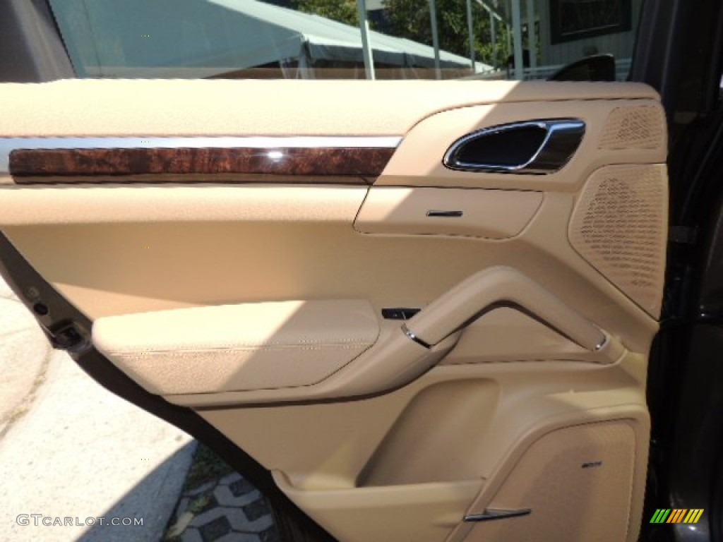 2013 Cayenne GTS - Umber Metallic / Luxor Beige photo #9
