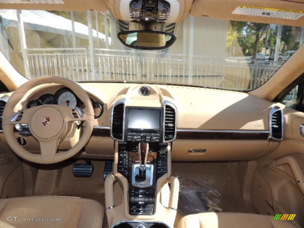 2013 Cayenne GTS - Umber Metallic / Luxor Beige photo #12