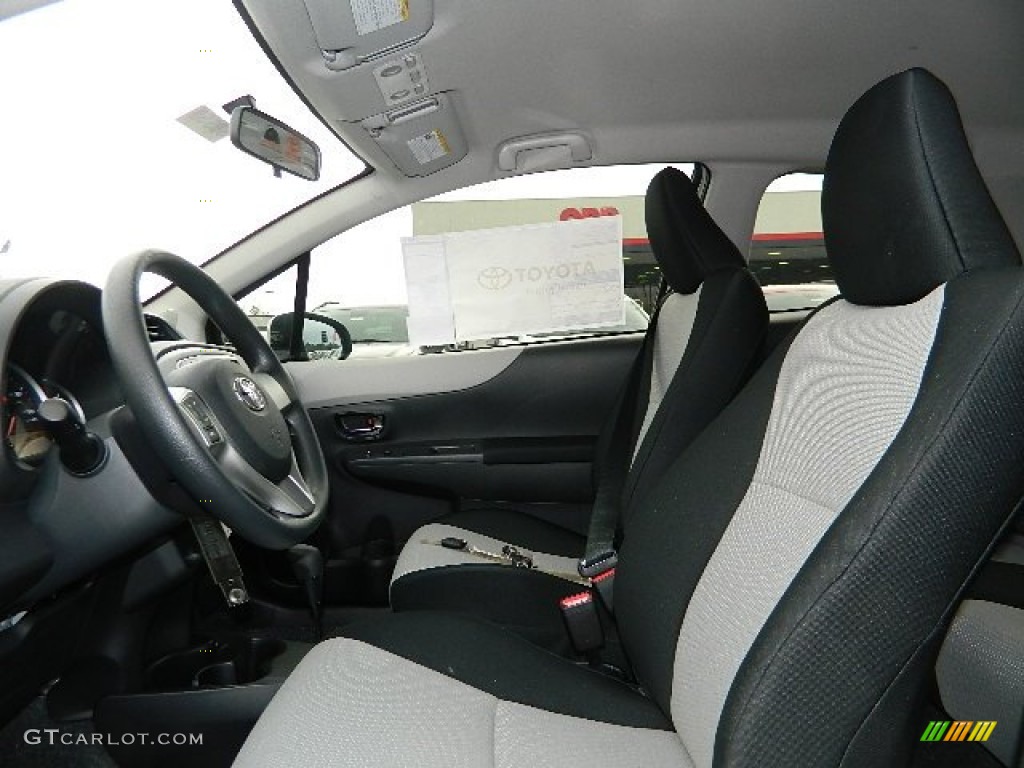 Dark Gray Interior 2013 Toyota Yaris LE 3 Door Photo #72371316