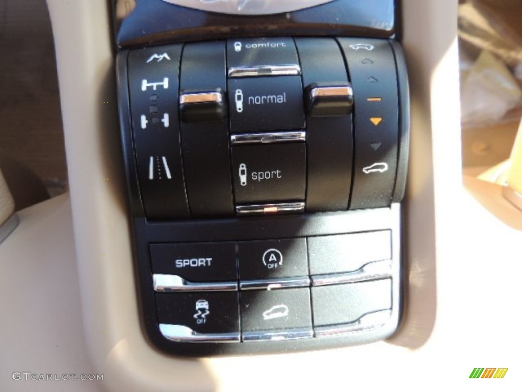 2013 Cayenne GTS - Umber Metallic / Luxor Beige photo #20