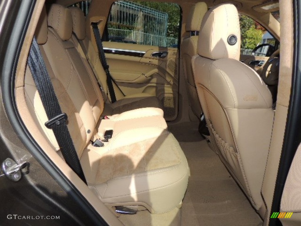 2013 Cayenne GTS - Umber Metallic / Luxor Beige photo #29
