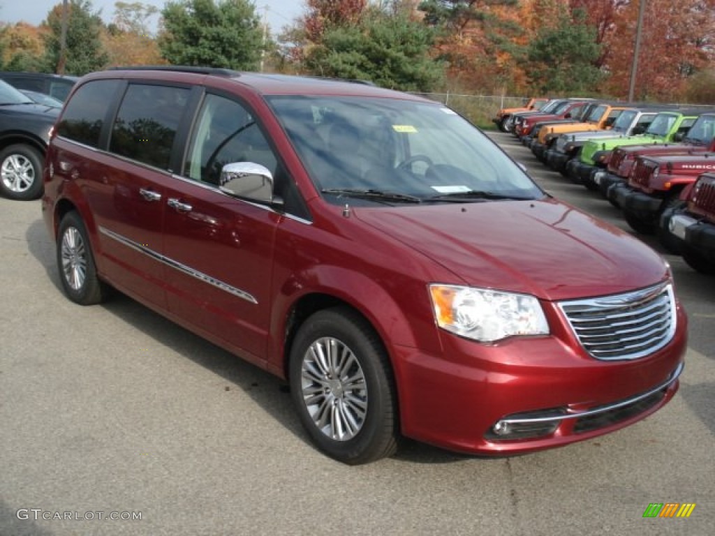 2013 Town & Country Touring - L - Deep Cherry Red Crystal Pearl / Black/Light Graystone photo #4