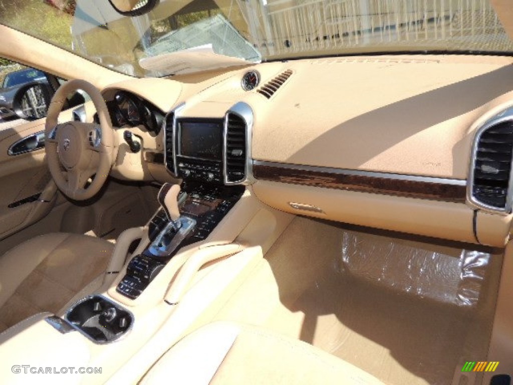 2013 Cayenne GTS - Umber Metallic / Luxor Beige photo #32
