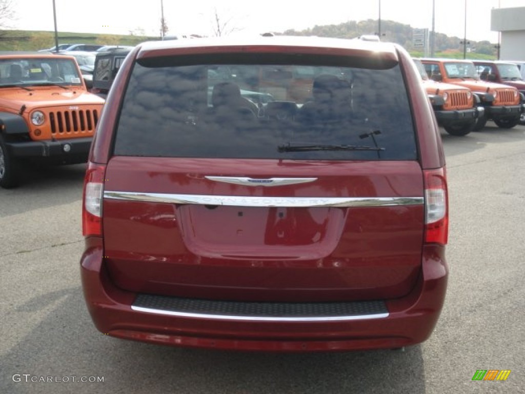 2013 Town & Country Touring - L - Deep Cherry Red Crystal Pearl / Black/Light Graystone photo #7