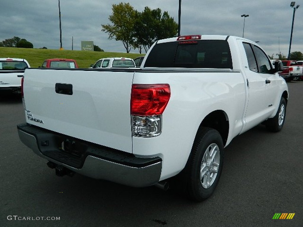 2013 Tundra SR5 Double Cab - Super White / Graphite photo #3