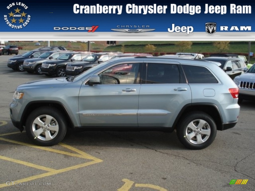 2013 Grand Cherokee Laredo X Package 4x4 - Winter Chill Pearl / Black photo #1