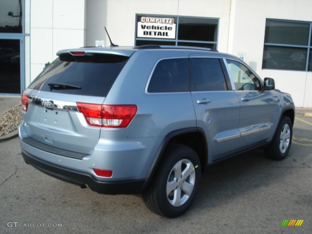 2013 Grand Cherokee Laredo X Package 4x4 - Winter Chill Pearl / Black photo #6