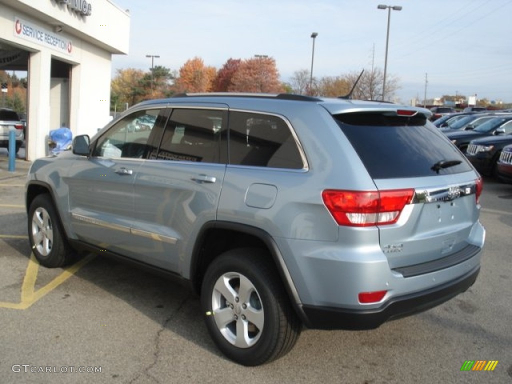 2013 Grand Cherokee Laredo X Package 4x4 - Winter Chill Pearl / Black photo #8