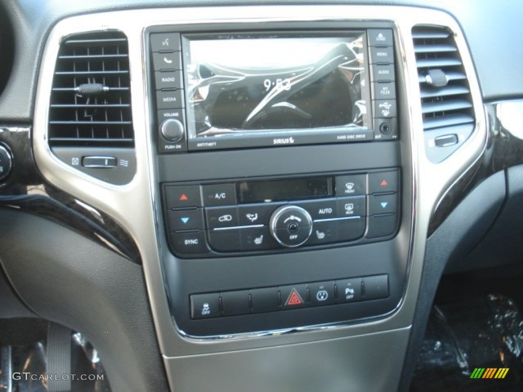 2013 Grand Cherokee Laredo X Package 4x4 - Winter Chill Pearl / Black photo #17