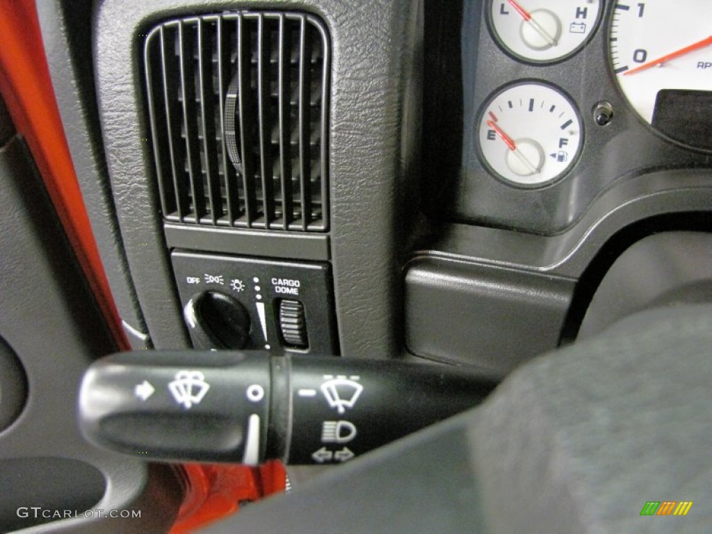 2005 Dodge Ram 1500 SLT Daytona Regular Cab 4x4 Controls Photo #72374691