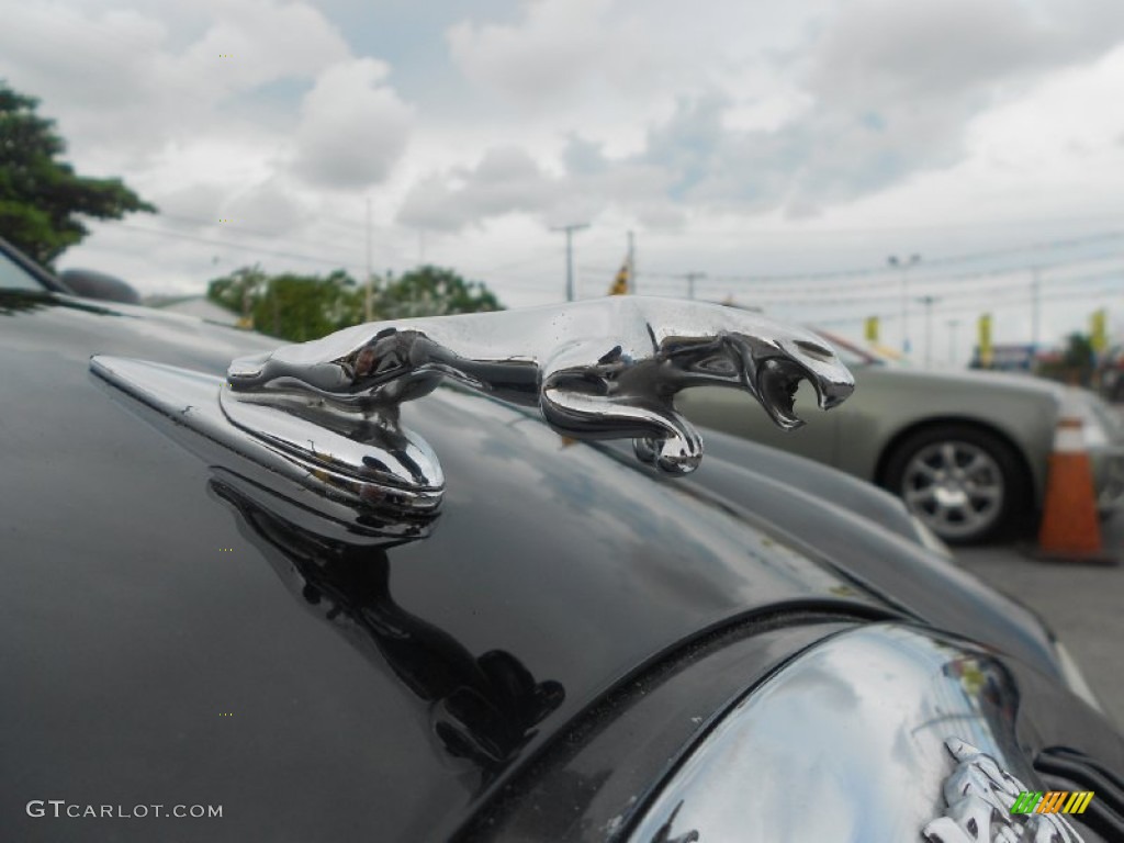 2004 Jaguar S-Type 4.2 Marks and Logos Photo #72376302
