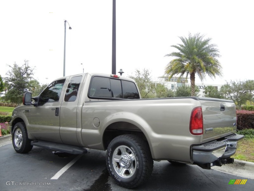 Arizona Beige Metallic 2006 Ford F350 Super Duty Lariat SuperCab 4x4 Exterior Photo #72379146