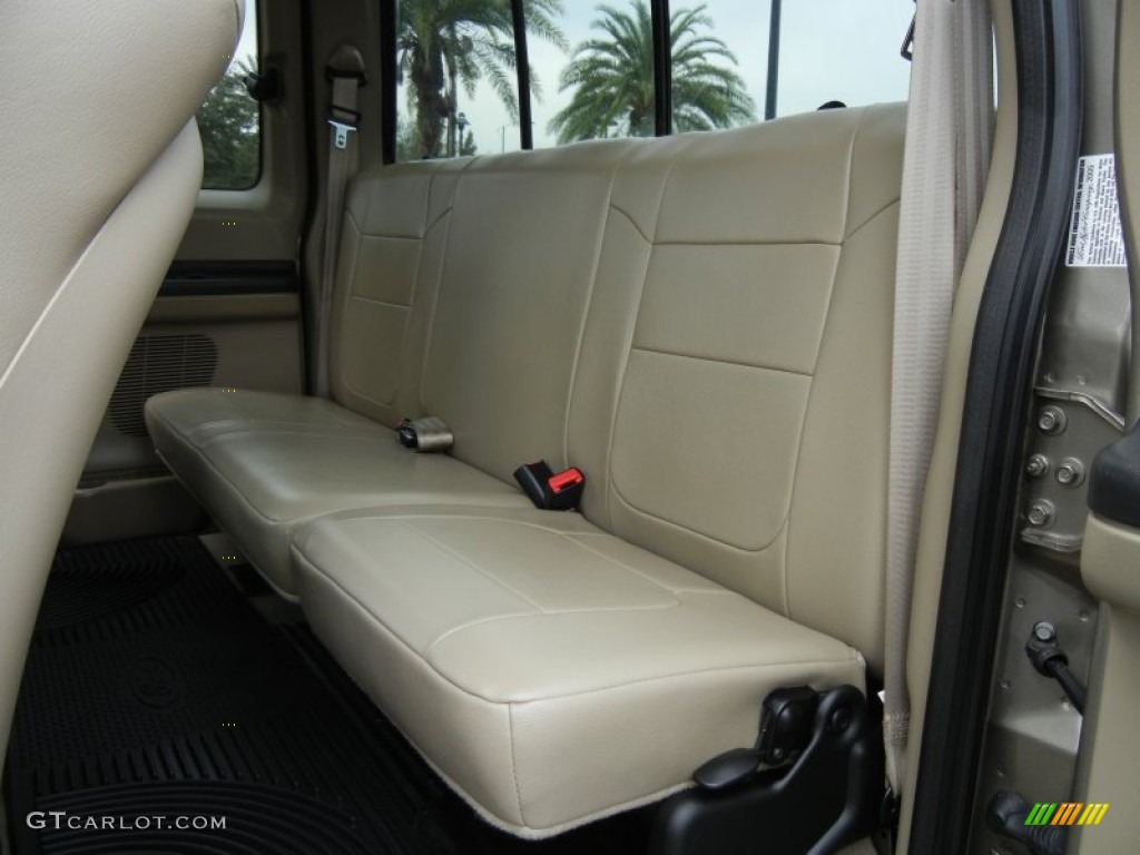 2006 Ford F350 Super Duty Lariat SuperCab 4x4 Rear Seat Photo #72379395