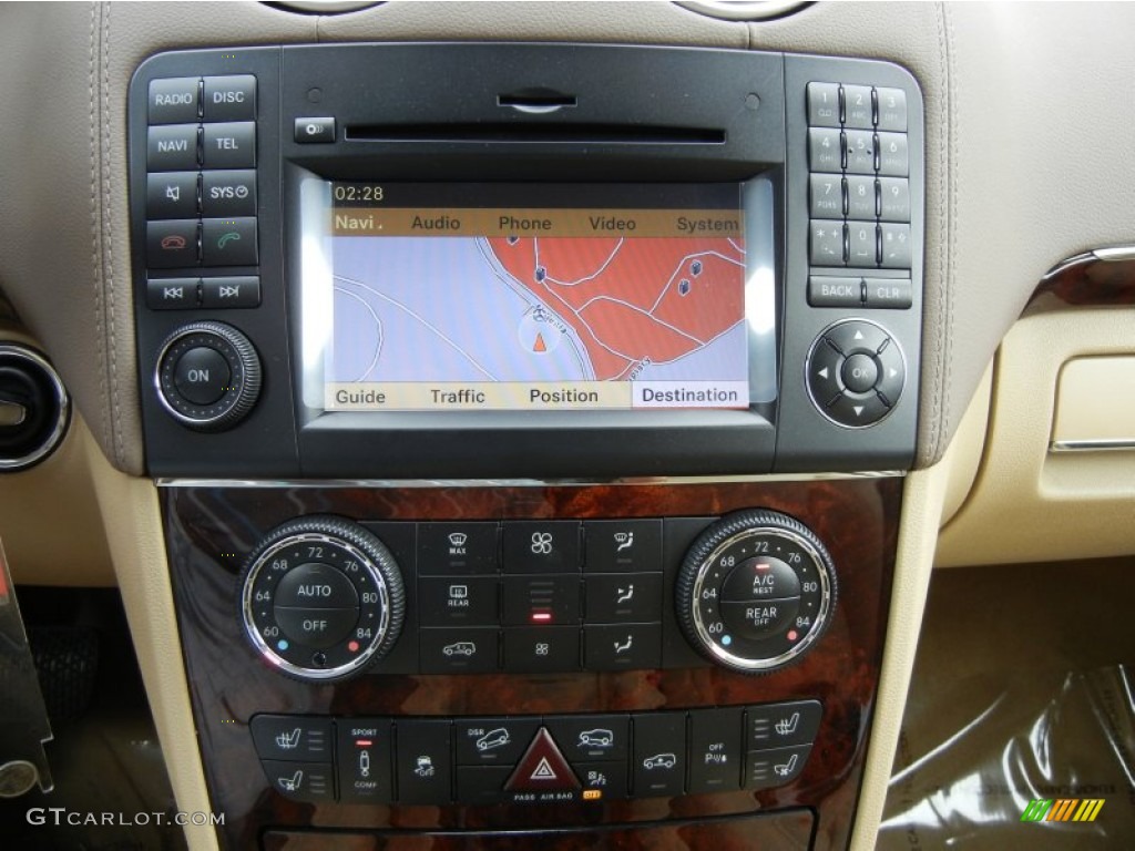 2012 Mercedes-Benz GL 550 4Matic Controls Photos