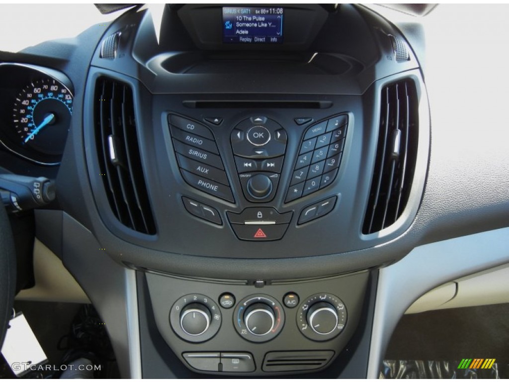 2013 Ford Escape SE 2.0L EcoBoost Controls Photo #72385188