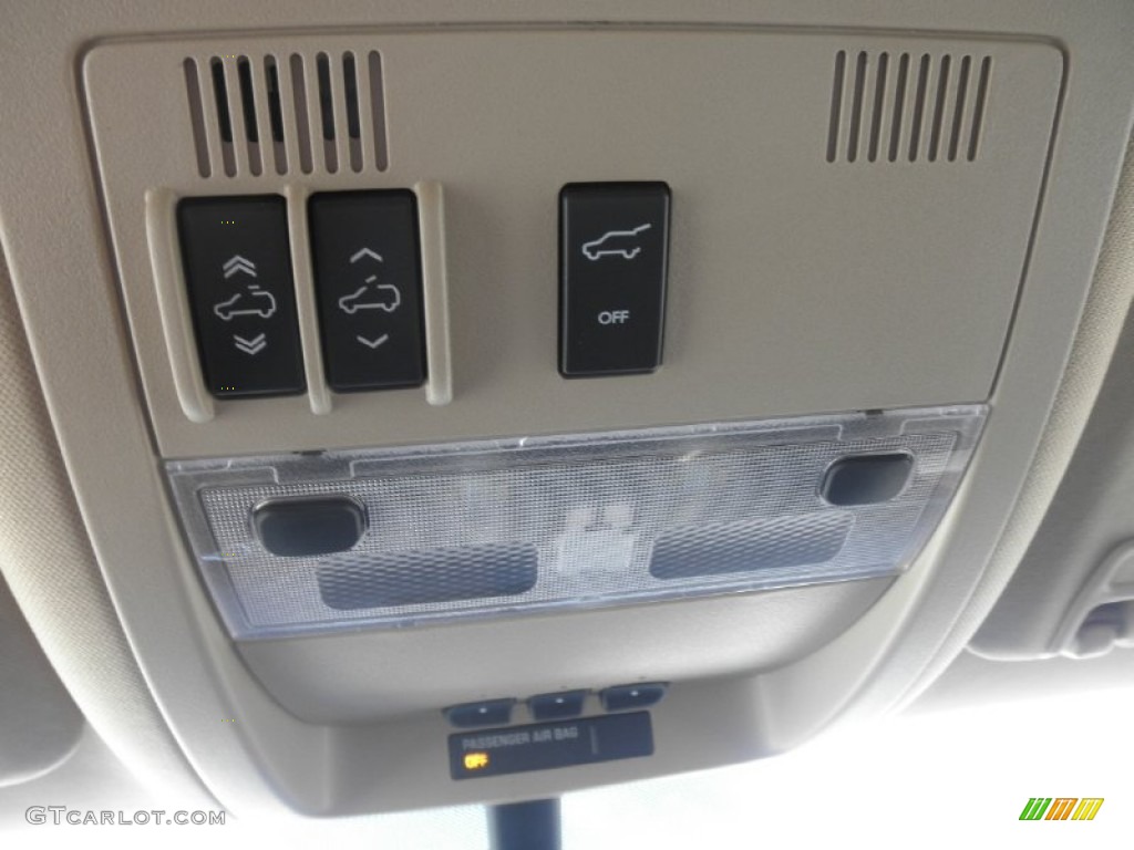 2013 GMC Yukon XL Denali AWD Controls Photo #72385425