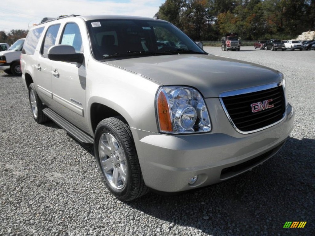 2013 Yukon XL SLT 4x4 - Champagne Silver Metallic / Ebony photo #2