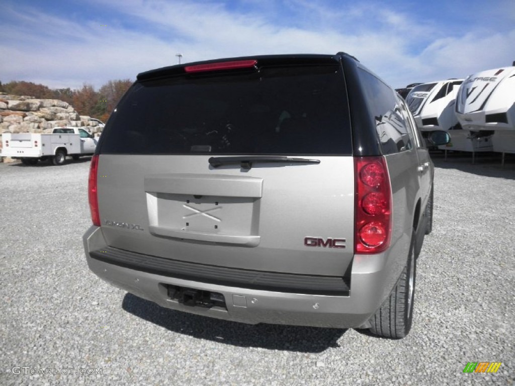 2013 Yukon XL SLT 4x4 - Champagne Silver Metallic / Ebony photo #26