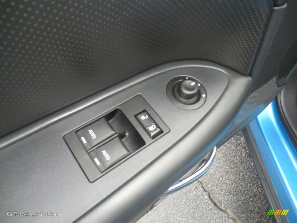 2010 Dodge Challenger R/T Classic Controls Photo #72387075