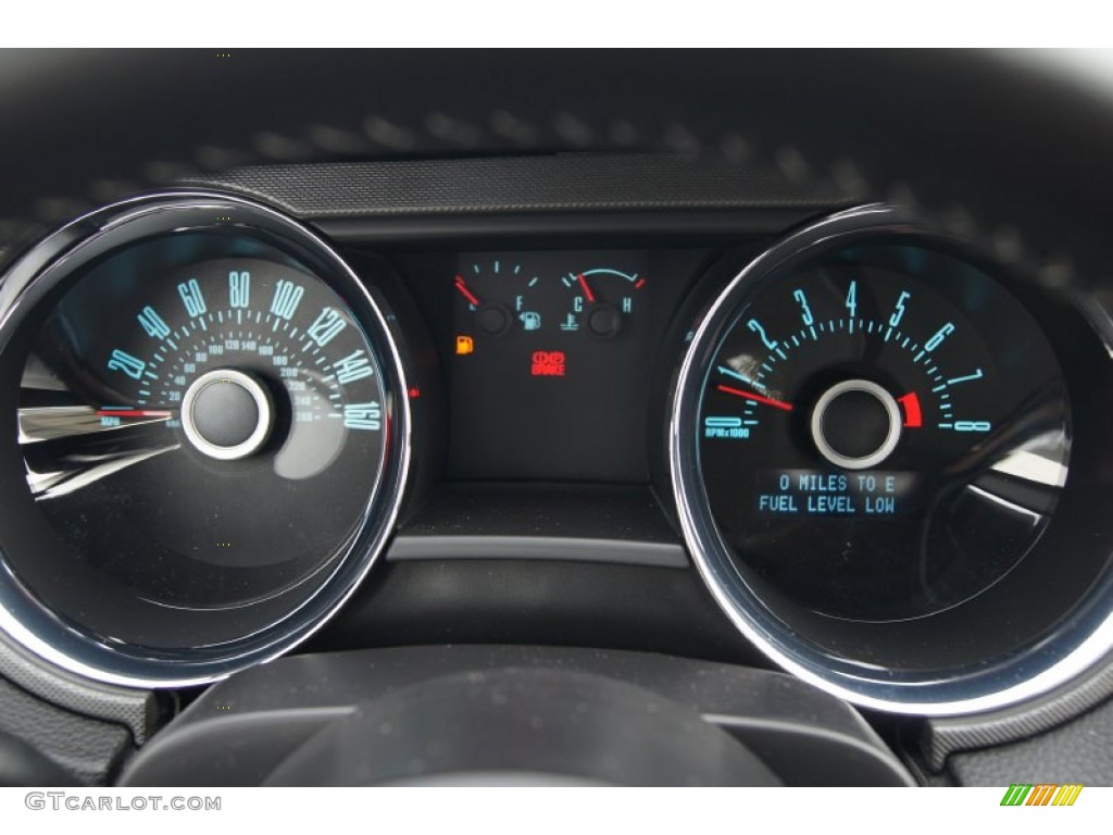 2013 Ford Mustang V6 Coupe Gauges Photo #72393411