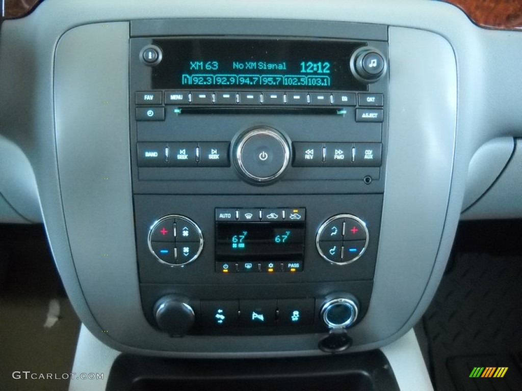 2013 GMC Sierra 1500 SLT Crew Cab 4x4 Controls Photo #72393675