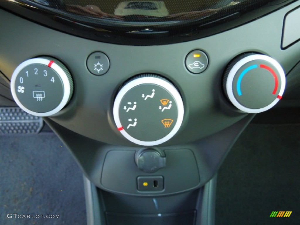2013 Chevrolet Spark LT Controls Photo #72394458
