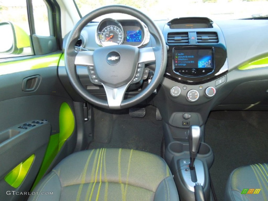 2013 Chevrolet Spark LT Green/Green Dashboard Photo #72394509