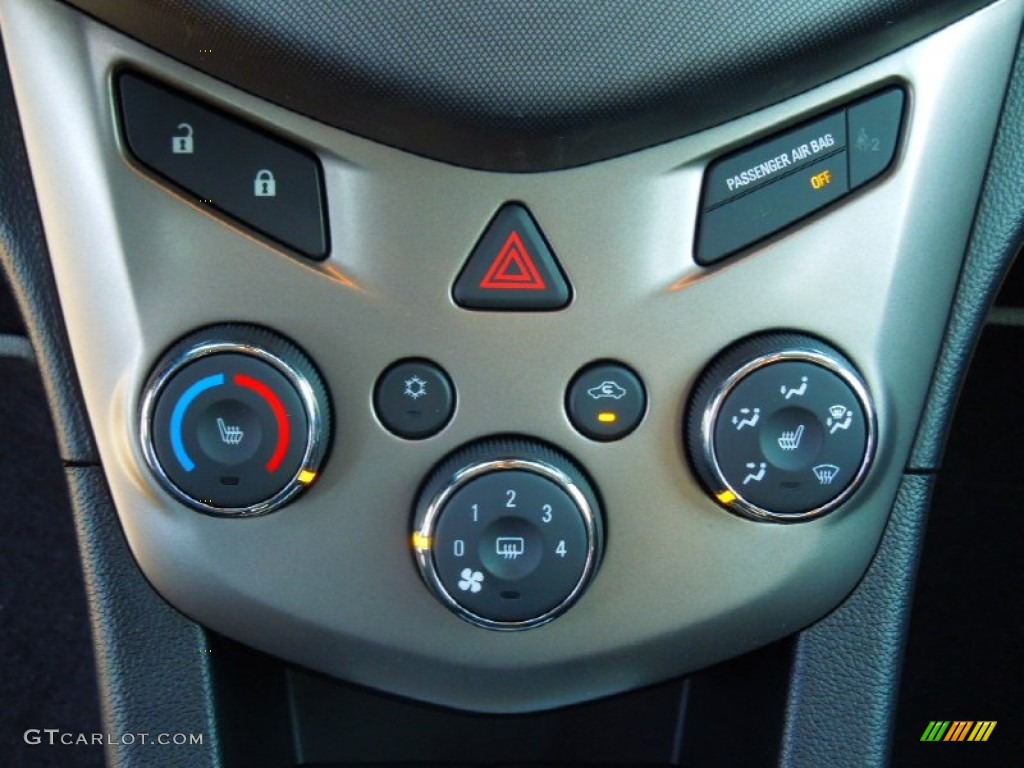 2013 Chevrolet Sonic LTZ Hatch Controls Photo #72395556