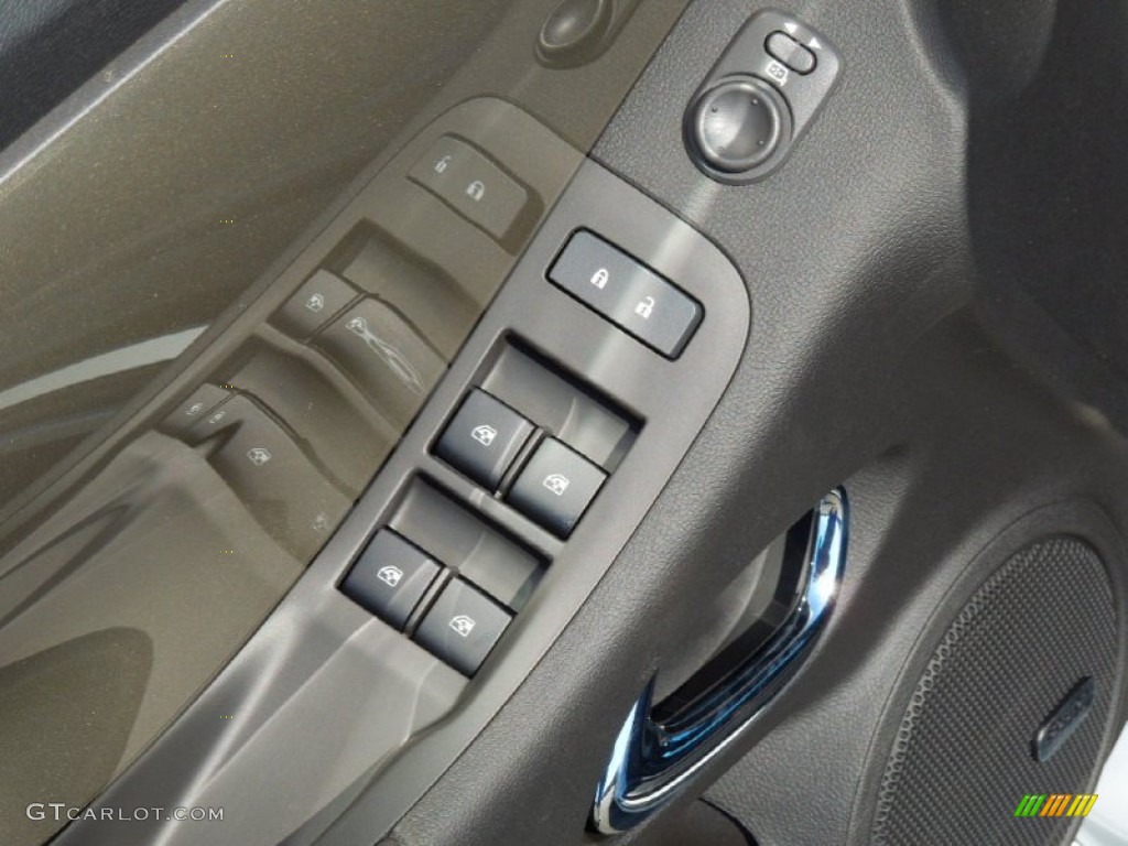2013 Chevrolet Camaro LT/RS Convertible Controls Photo #72396045