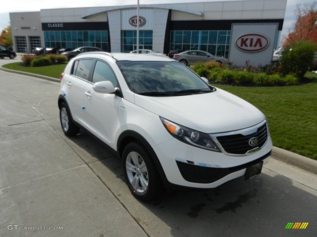 2013 Sportage LX AWD - Clear White / Black photo #1