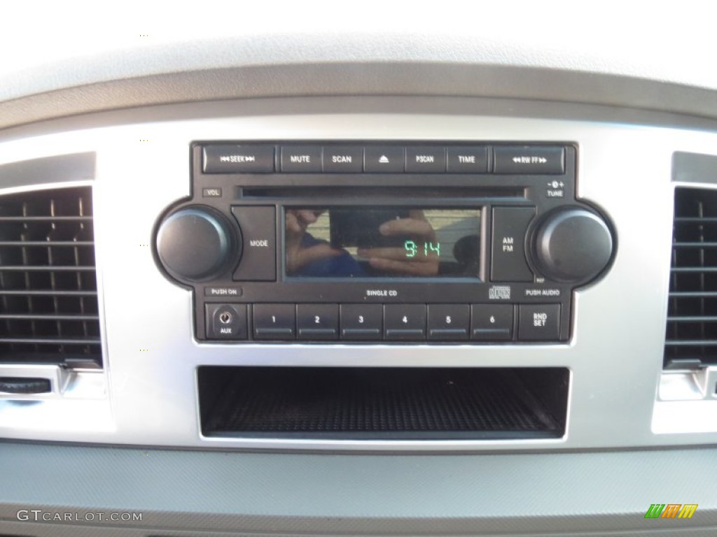 2007 Dodge Ram 2500 ST Quad Cab Audio System Photo #72400049