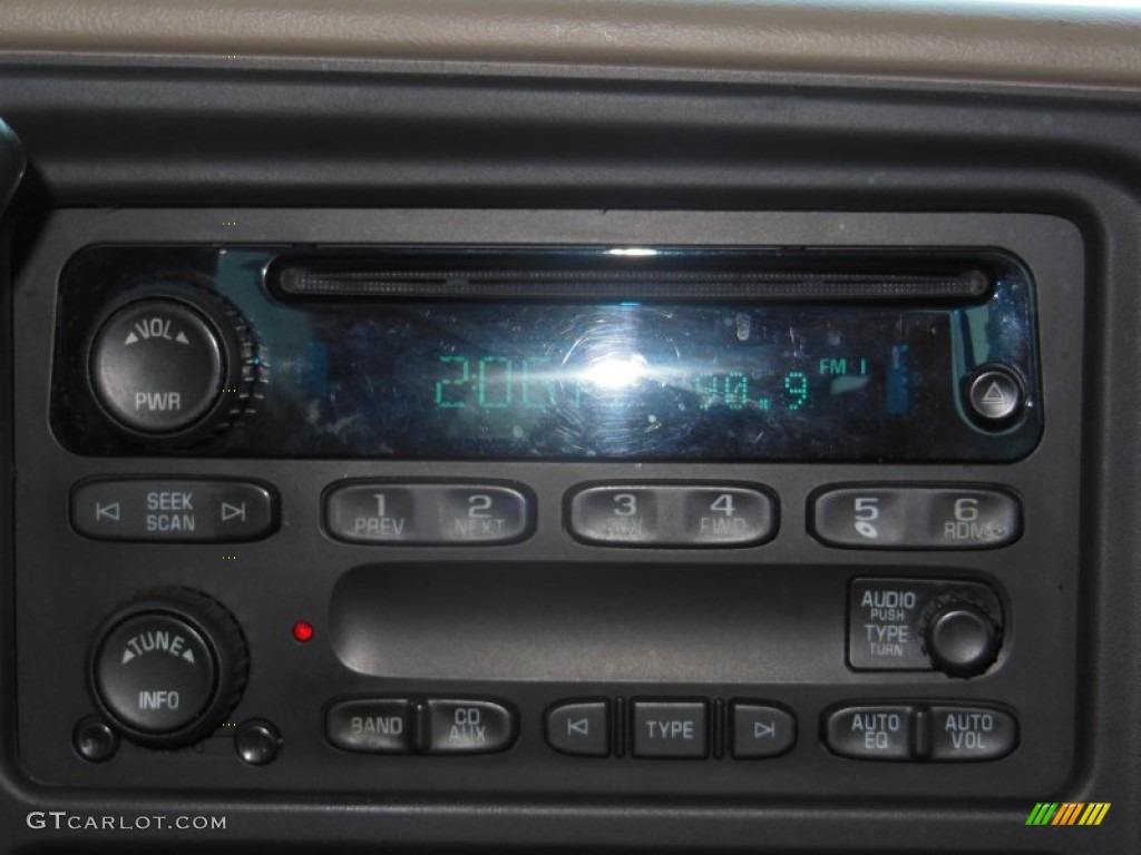 2007 Sierra 1500 Classic SL Crew Cab - Medium Green Metallic / Neutral photo #18
