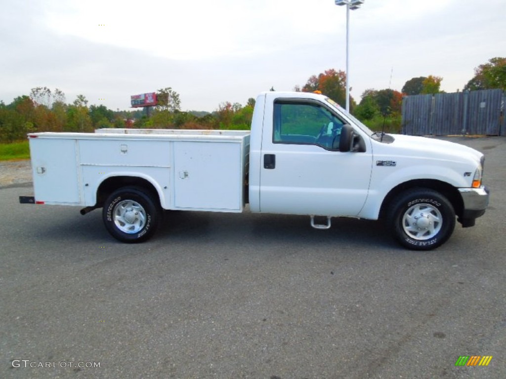 2002 F350 Super Duty XL Regular Cab Chassis Utility - Oxford White / Medium Parchment photo #3