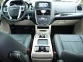 2013 Brilliant Black Crystal Pearl Chrysler Town & Country Touring  photo #6