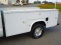 2002 Oxford White Ford F350 Super Duty XL Regular Cab Chassis Utility  photo #16