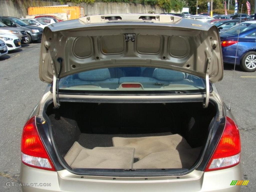 2002 Elantra GLS Sedan - Champagne Beige / Beige photo #16