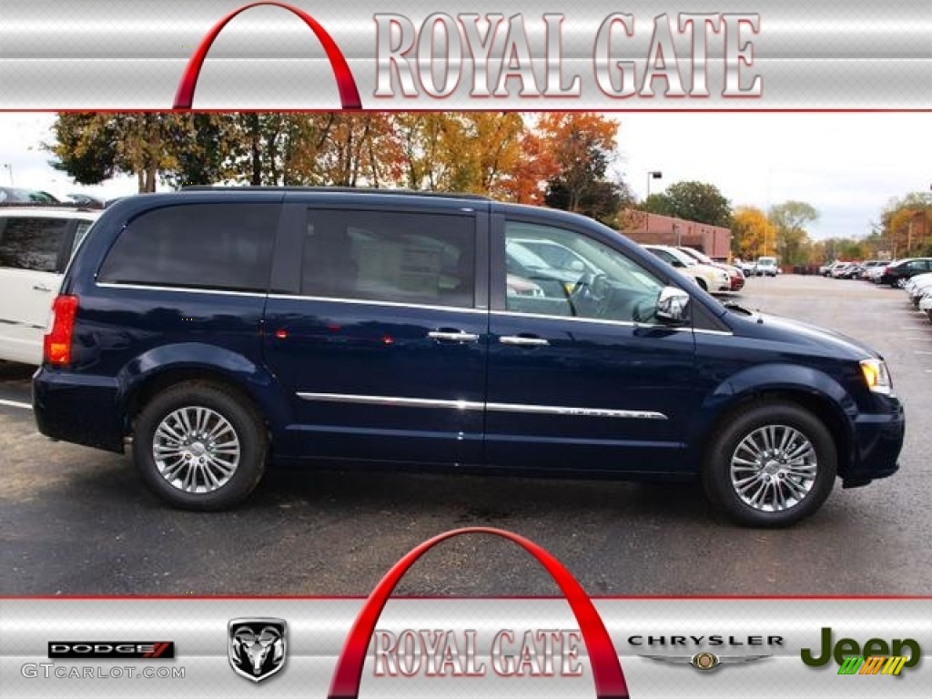 2013 Town & Country Touring - L - True Blue Pearl / Black/Light Graystone photo #1